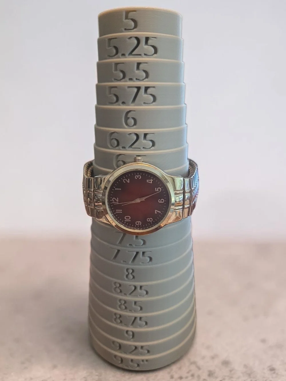 Vintage Allude Red Dial Quartz Watch GENWM753 Silver Stainless Steel 36mm UNISEX